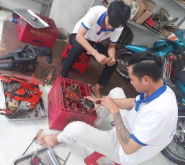 Dạy nghề sửa chữa máy cắt cỏ, máy cưa cây, máy nông nghiệp, máy xịt thuốc, máy bay xịt thuốc cấp tốc