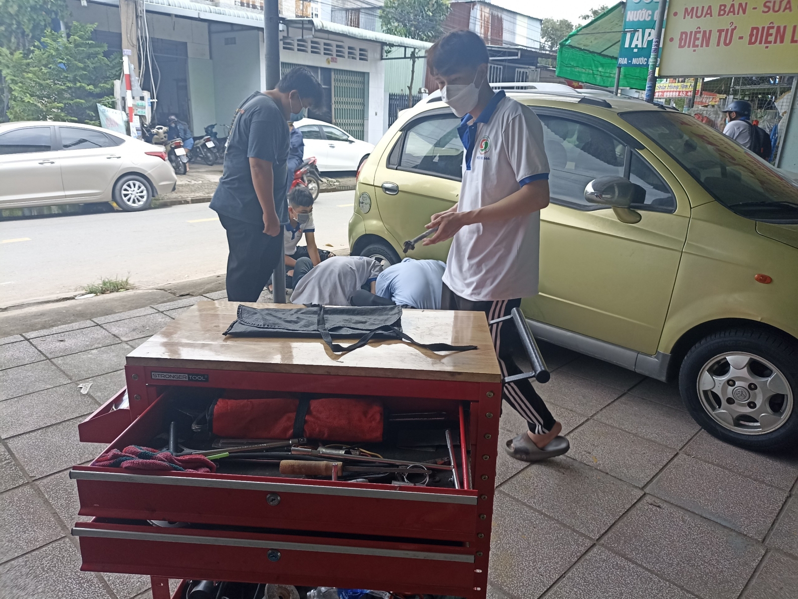 Đào Tạo Nghề Rửa Và Chăm Sóc Xe Ô Tô (Khóa Học Detailing)