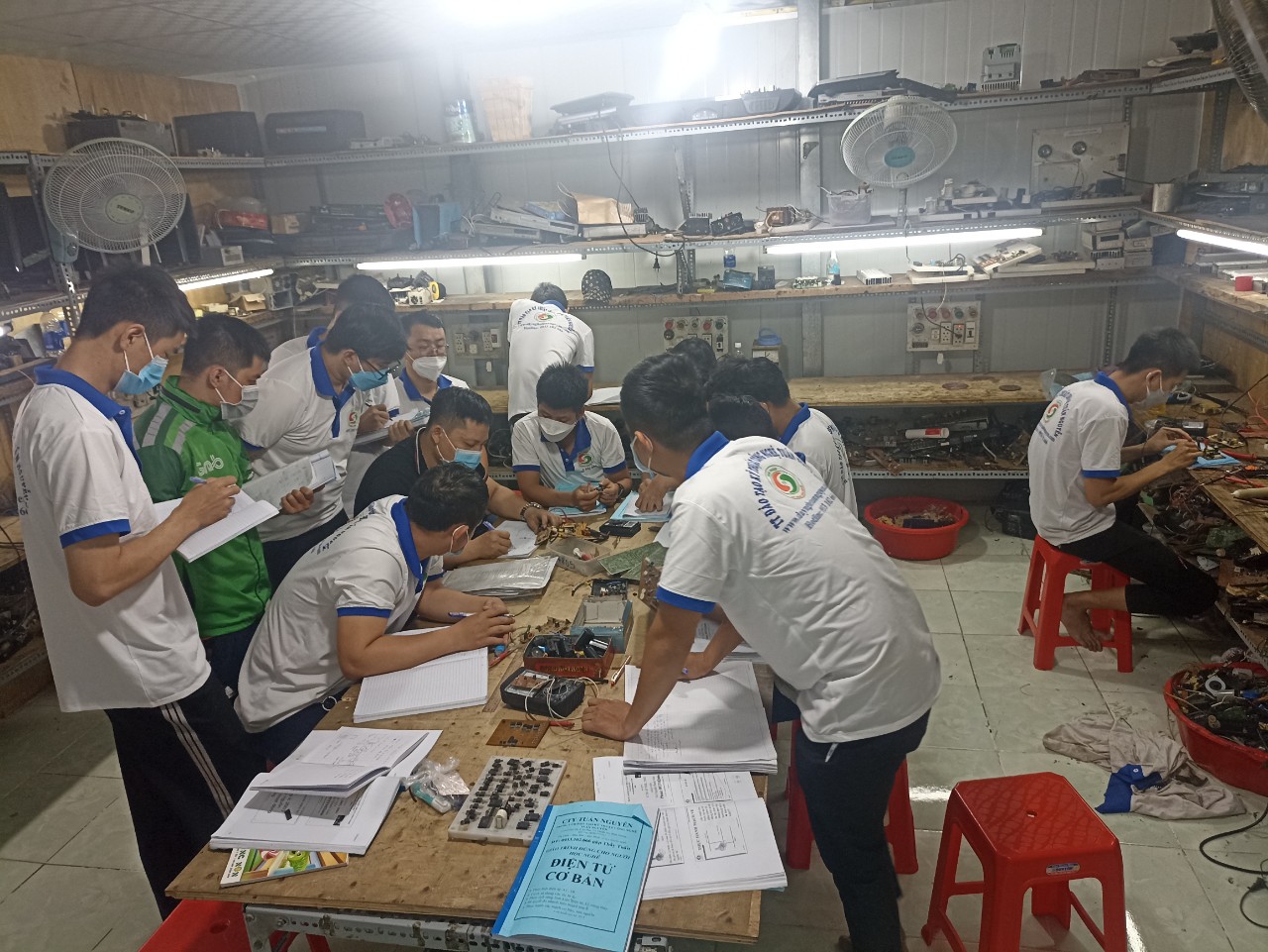 Dạy nghề sửa board máy may điện tử công nghiệp toàn quốc - TRUNG TÂM DẠY NGHỀ CẤP TỐC TN 0967.30.80.10 đt zalo